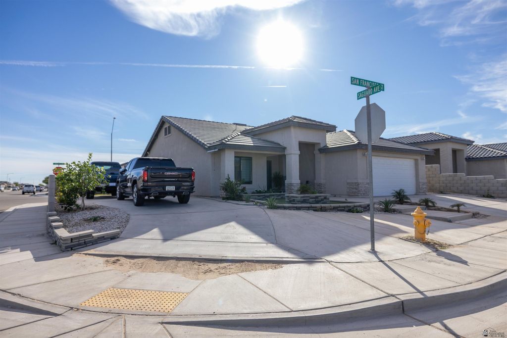 4259 E San Francisco St, San Luis, AZ 85336