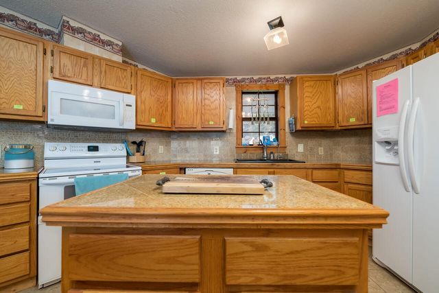1603 LCR 822, Groesbeck, TX 76642