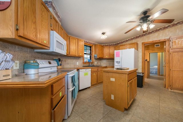 1603 LCR 822, Groesbeck, TX 76642