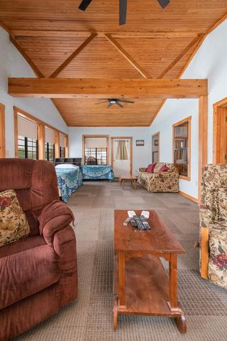 1603 LCR 822, Groesbeck, TX 76642