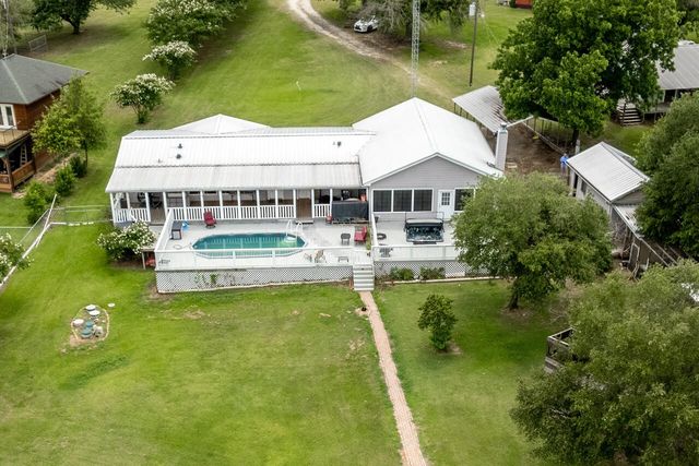1603 LCR 822, Groesbeck, TX 76642