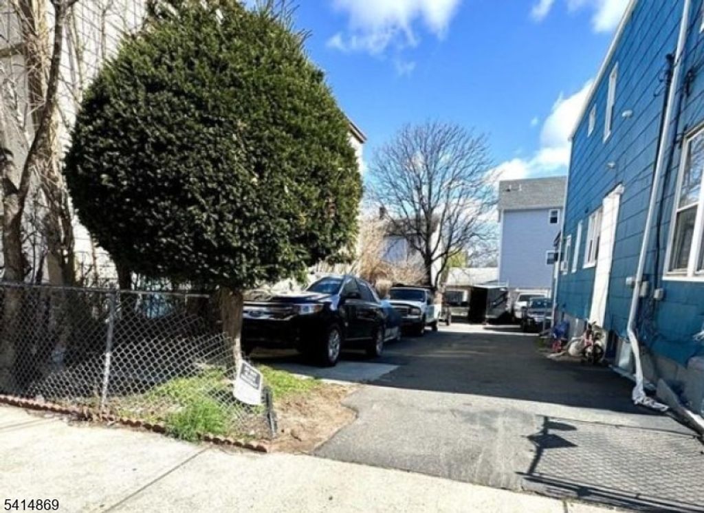 100 Hammond Ave, Passaic City, NJ 07055 — photo 3