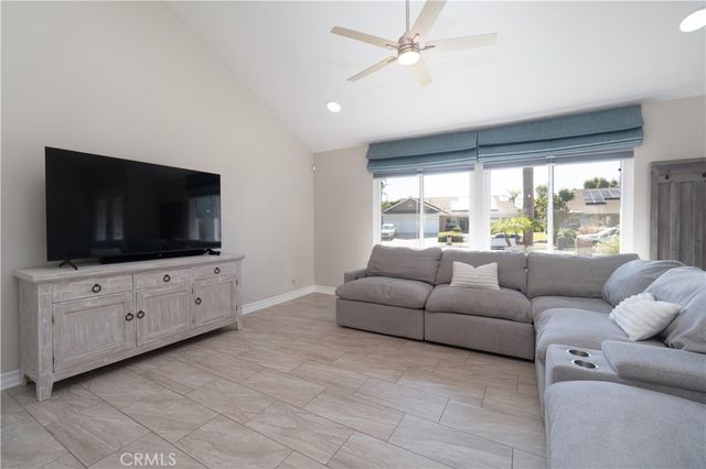1750 Greenview, Corona, CA 92878