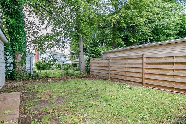 966 Windermere Drive, Willoughby, OH 44094