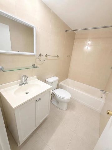 8767 Navajo Road 4, San Diego, CA 92119