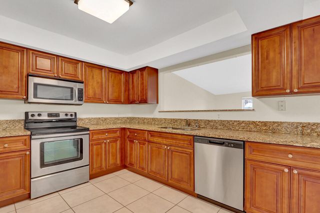 8074 SE River Lane, Stuart, FL 34997