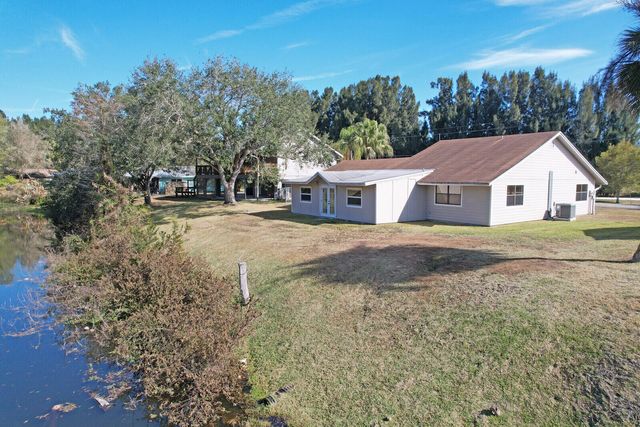 8074 SE River Lane, Stuart, FL 34997
