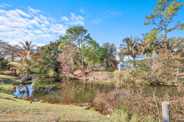 8074 SE River Lane, Stuart, FL 34997