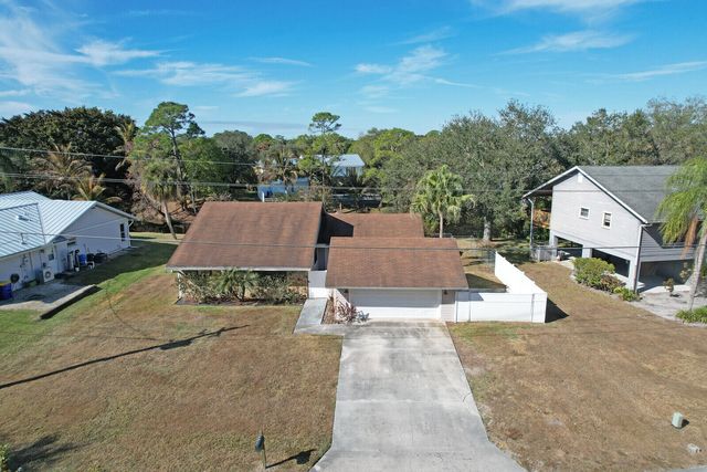 8074 SE River Lane, Stuart, FL 34997