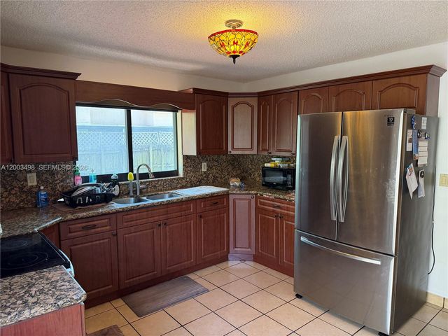 6010 NW 201st Ln, Hialeah, FL 33015