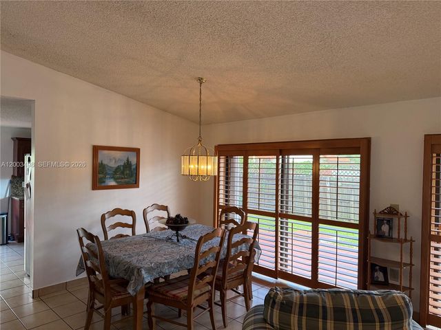 6010 NW 201st Ln, Hialeah, FL 33015