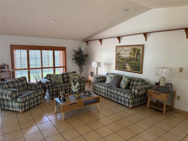 6010 NW 201st Ln, Hialeah, FL 33015