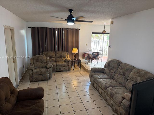 6010 NW 201st Ln, Hialeah, FL 33015