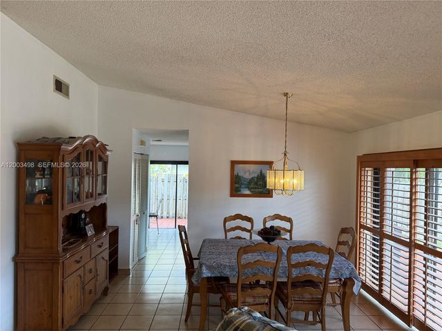 6010 NW 201st Ln, Hialeah, FL 33015