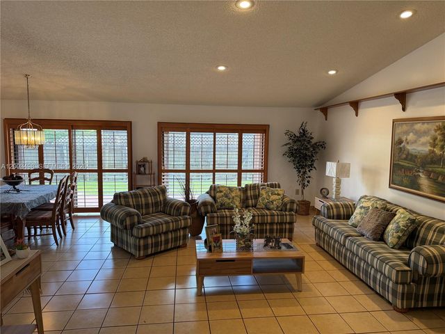 6010 NW 201st Ln, Hialeah, FL 33015