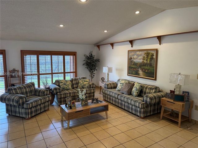 6010 NW 201st Ln, Hialeah, FL 33015