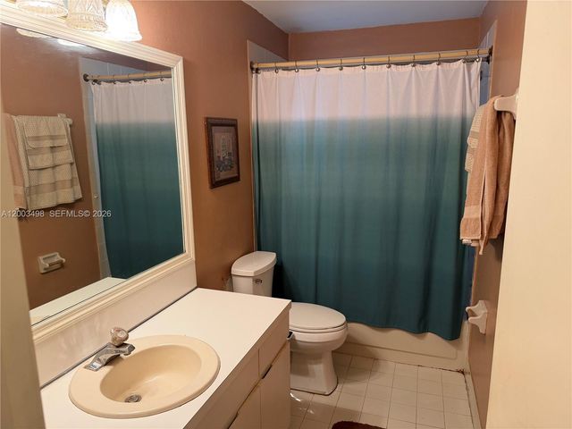 6010 NW 201st Ln, Hialeah, FL 33015