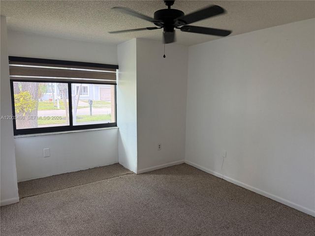 6010 NW 201st Ln, Hialeah, FL 33015