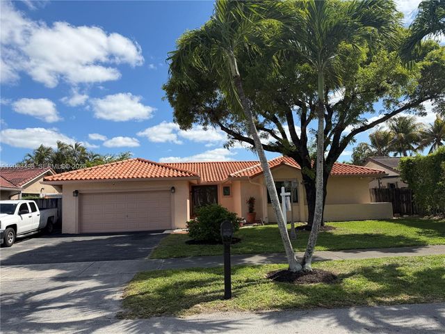 6010 NW 201st Ln, Hialeah, FL 33015