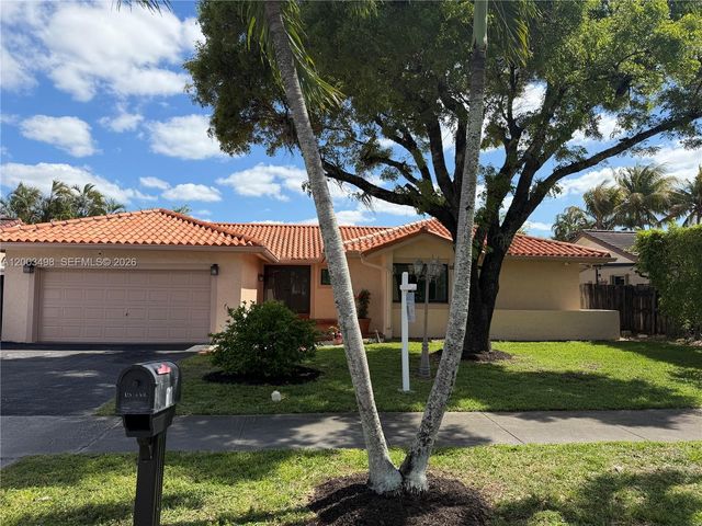 6010 NW 201st Ln, Hialeah, FL 33015