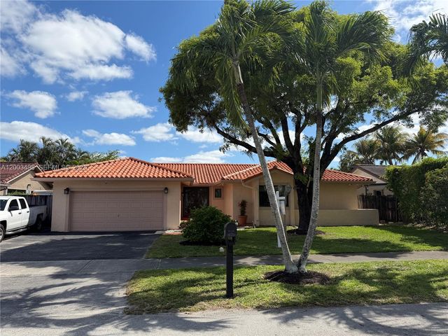6010 NW 201st Ln, Hialeah, FL 33015