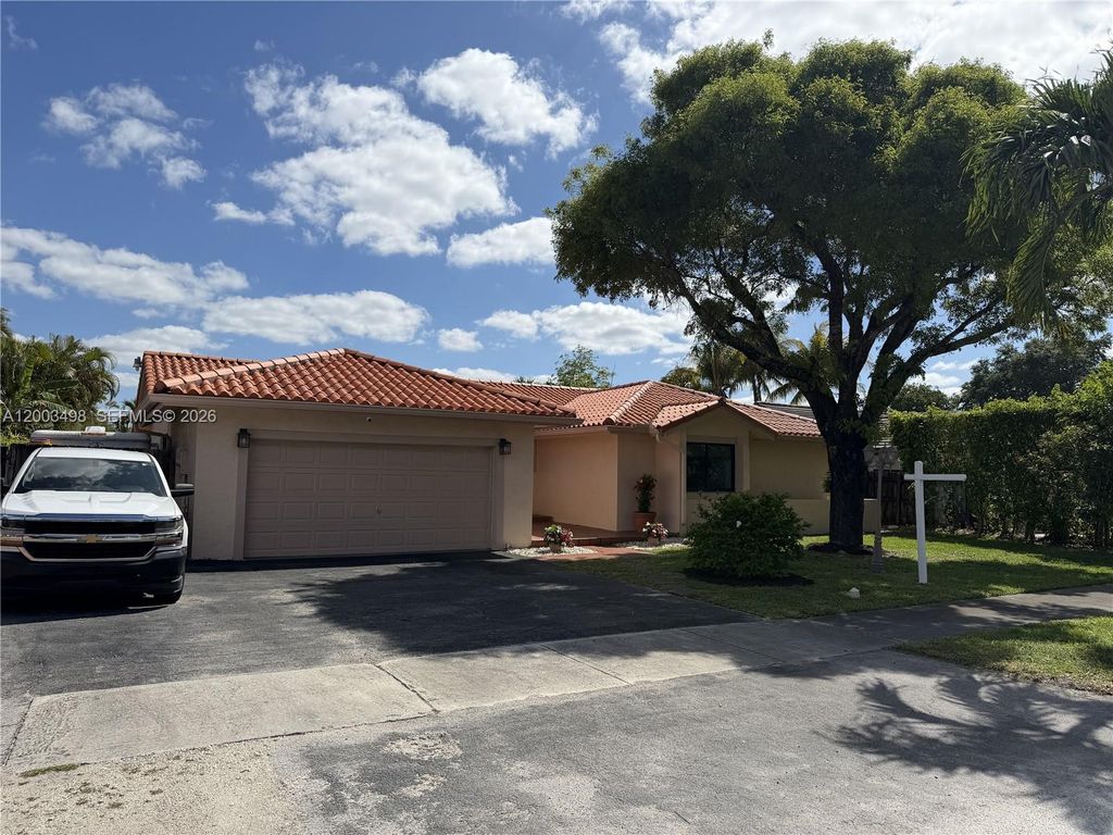 6010 NW 201st Ln, Hialeah, FL 33015
