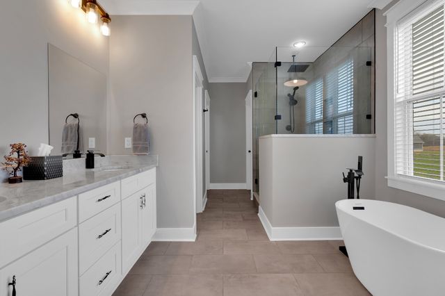 260 Lookout Dr, Winchester, TN 37398