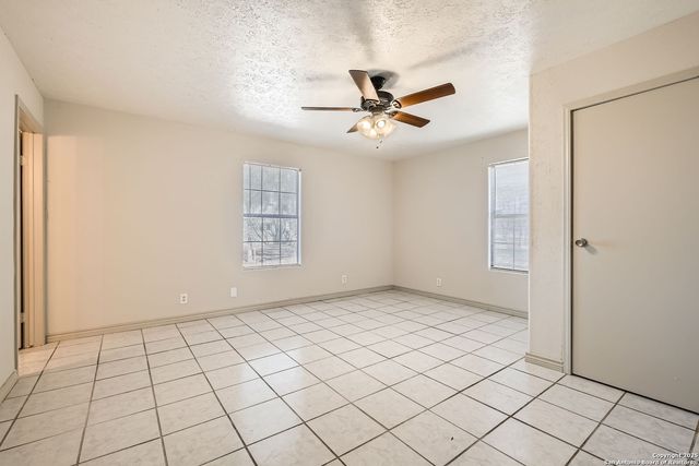12177 Pearsall Rd, Atascosa, TX 78002