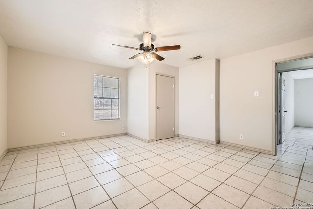 12177 Pearsall Rd, Atascosa, TX 78002