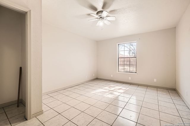 12177 Pearsall Rd, Atascosa, TX 78002