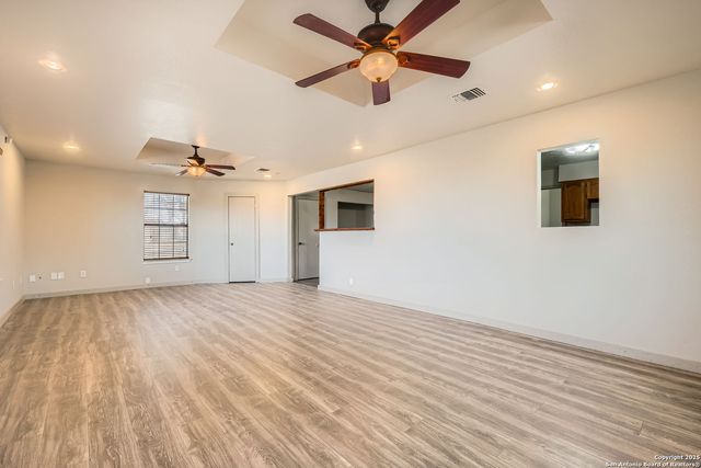 12177 Pearsall Rd, Atascosa, TX 78002