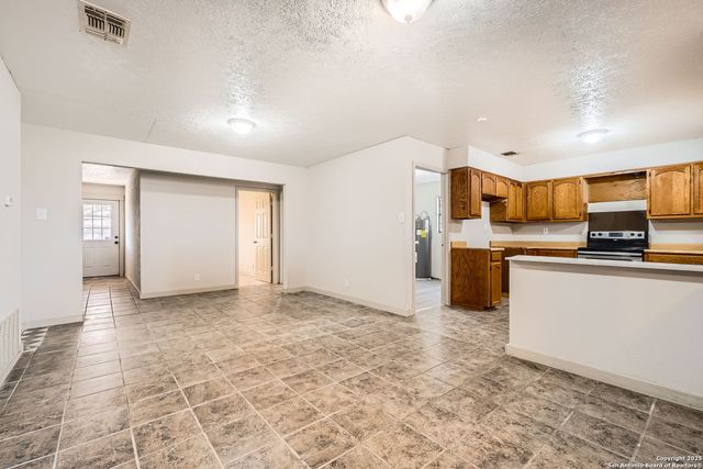 12177 Pearsall Rd, Atascosa, TX 78002