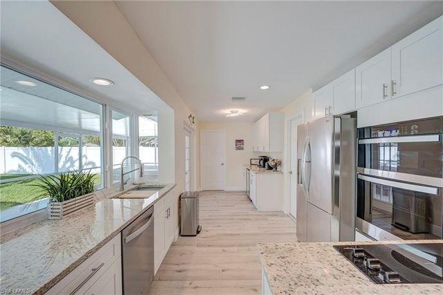 150 SW 48th TER, Cape Coral, FL 33914