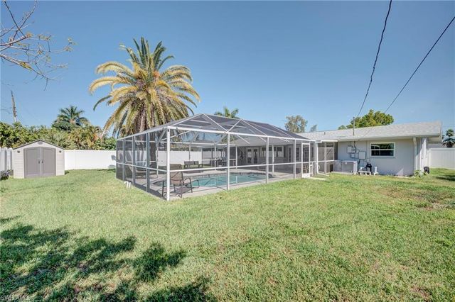 150 SW 48th TER, Cape Coral, FL 33914