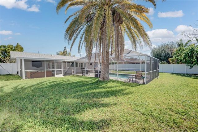 150 SW 48th TER, Cape Coral, FL 33914