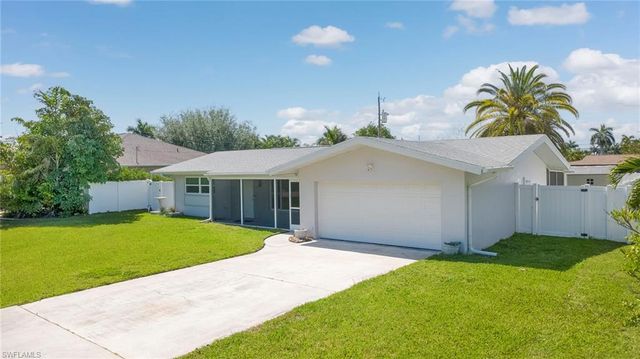 150 SW 48th TER, Cape Coral, FL 33914