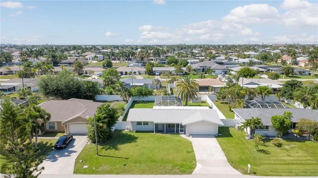 150 SW 48th TER, Cape Coral, FL 33914