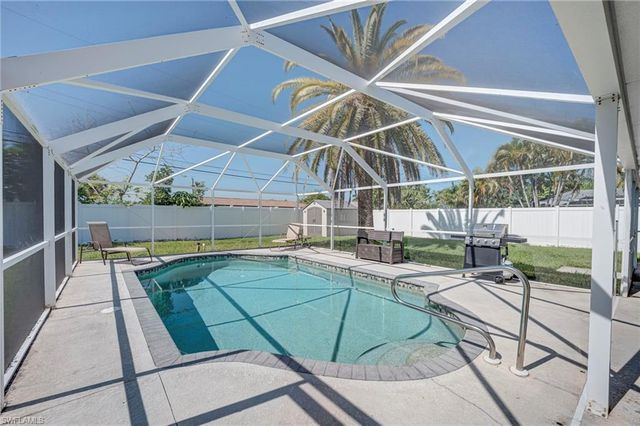 150 SW 48th TER, Cape Coral, FL 33914