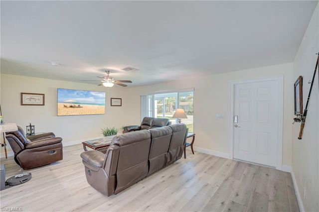 150 SW 48th TER, Cape Coral, FL 33914