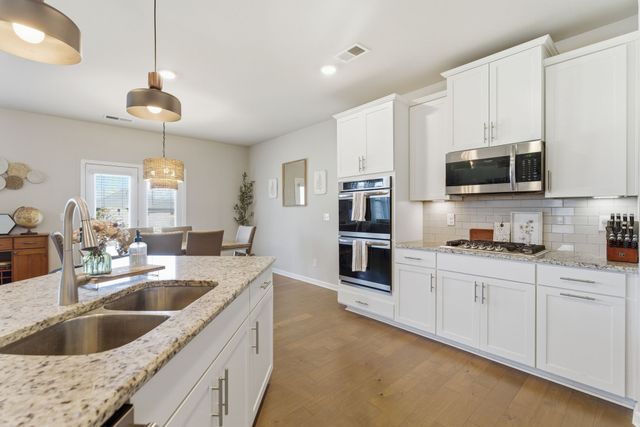 1110 Locus Ln, Murfreesboro, TN 37128
