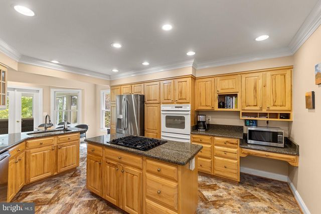 34930 VANCOFF LN, Round Hill, VA 20141