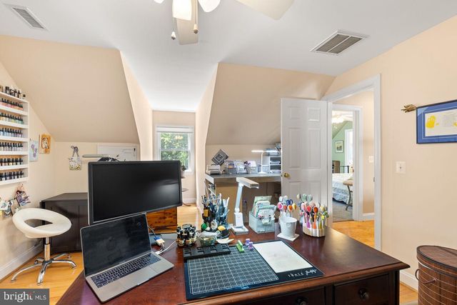 34930 VANCOFF LN, Round Hill, VA 20141