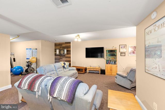 34930 VANCOFF LN, Round Hill, VA 20141