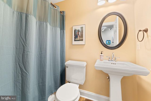 34930 VANCOFF LN, Round Hill, VA 20141
