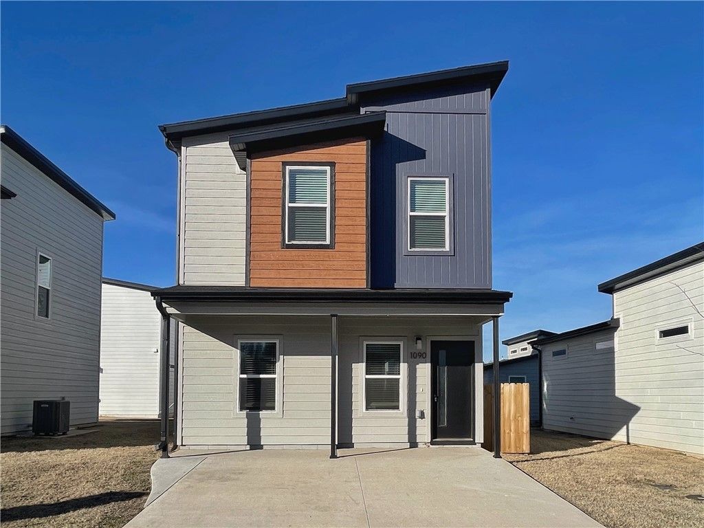 1090 Indiana Avenue, Bentonville, AR 72713