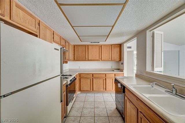 2535 Castlesands Way, Las Vegas, NV 89121