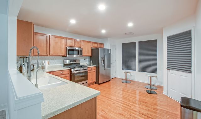 2804 Neubauer Circle, Lindenhurst, IL 60046