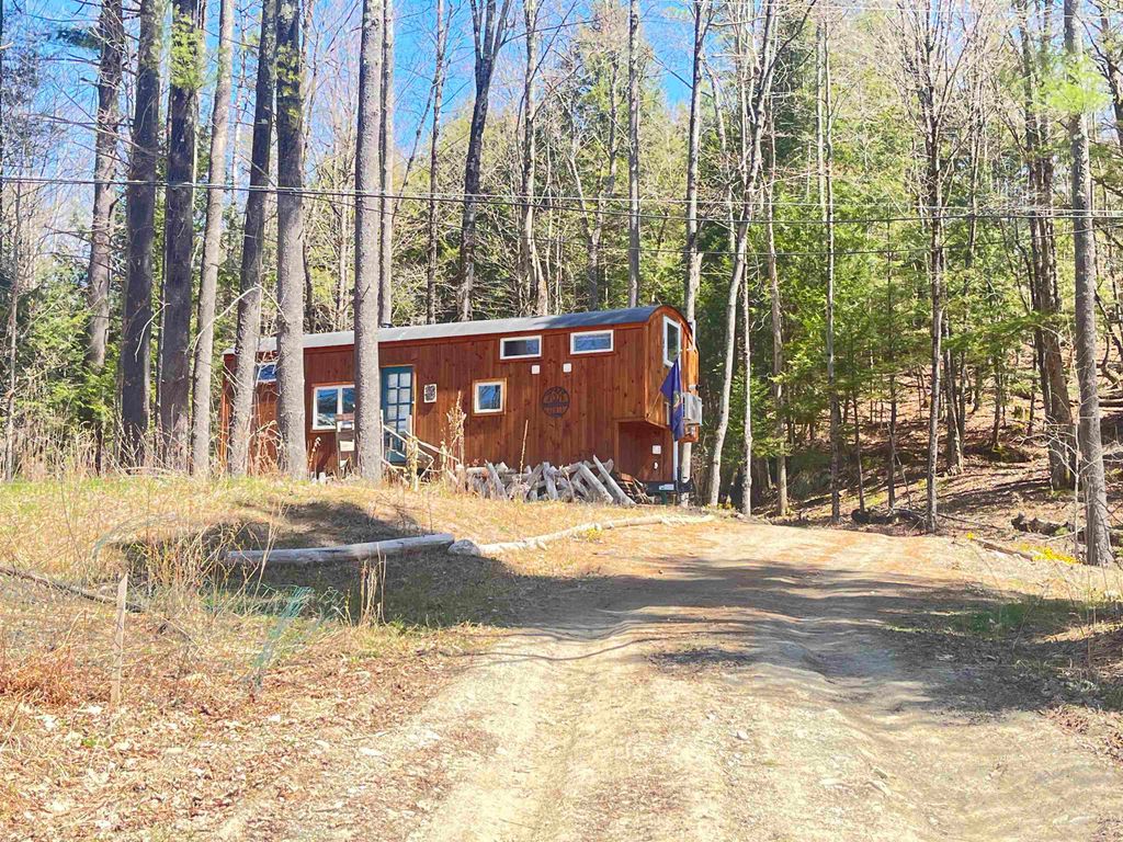 1295 River Road, Troy, VT 05859
