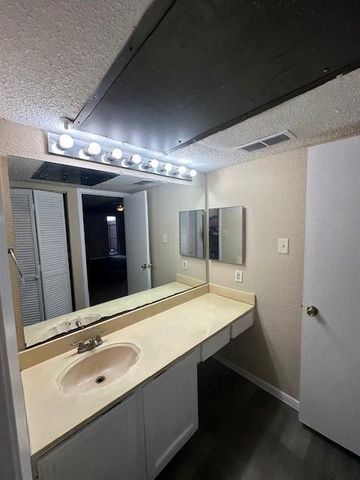 10555 Turtlewood Court Court 2604, Houston, TX 77072