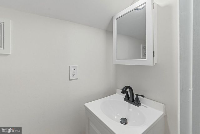 18 W 6TH AVE, Pine Hill, NJ 08021